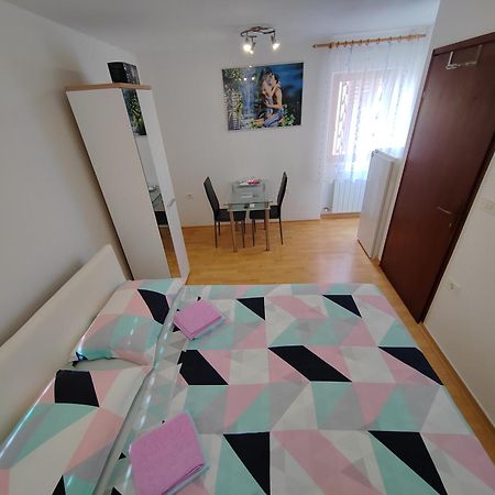 Rooms Neda Изола Екстериор снимка