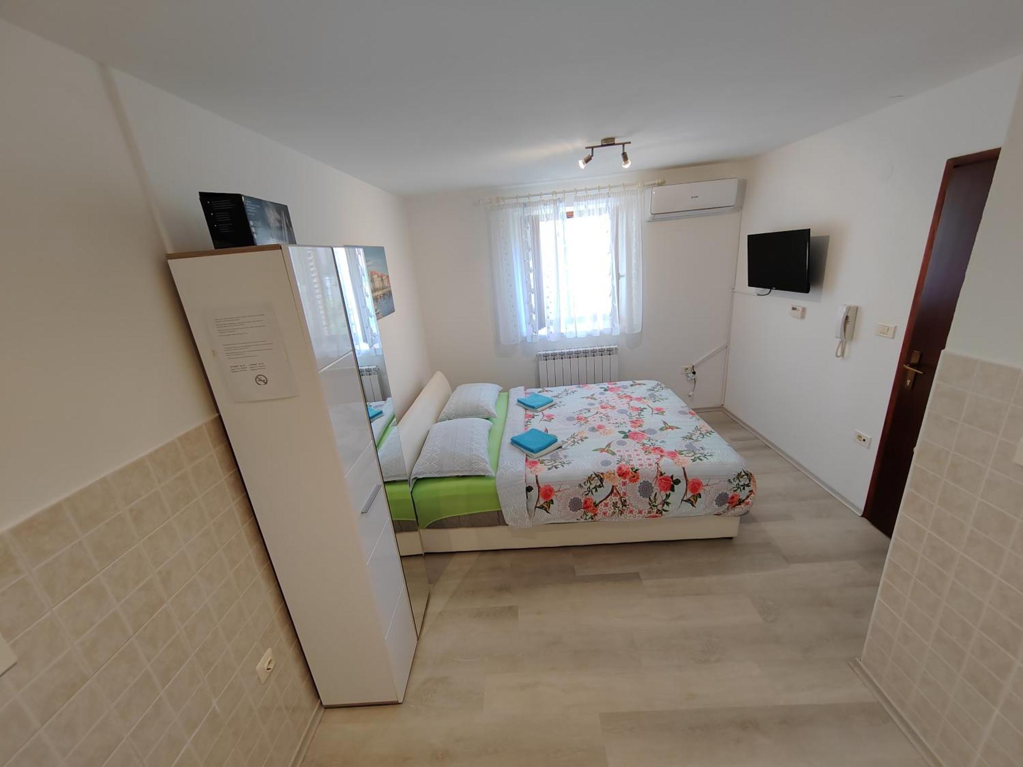 Rooms Neda Изола Стая снимка
