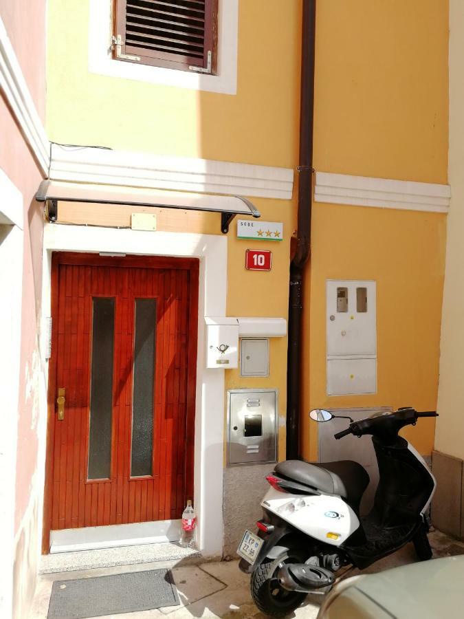 Rooms Neda Изола Екстериор снимка